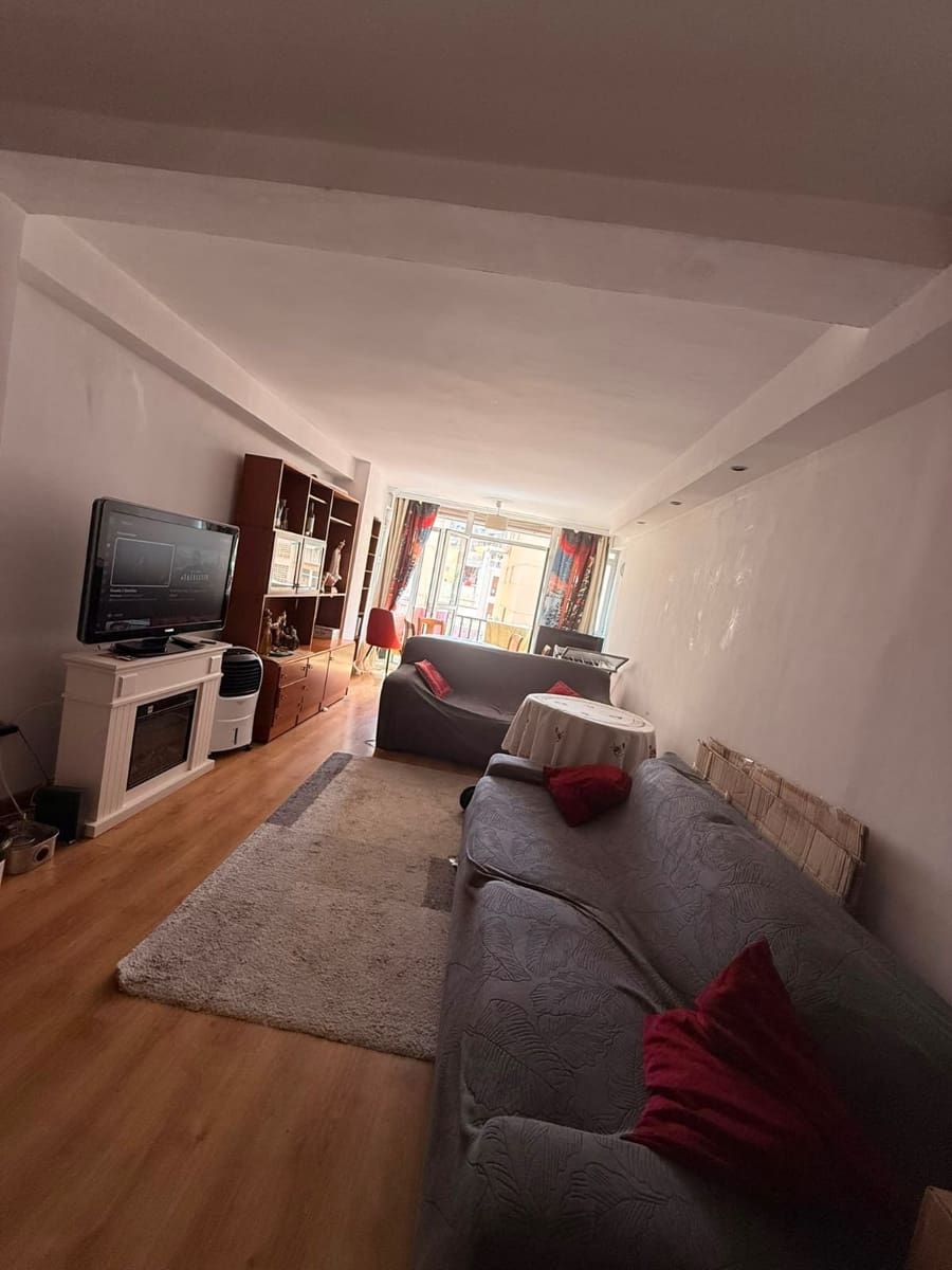 3 soveværelse Lejlighed til leje i Malaga by - € 1.300 (Ref: 9975870)