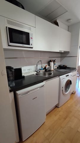 1 soverom Leilighet til leie i El Molinillo, Málaga by med svømmebasseng garasje - € 1 500 (Ref: 9975885)