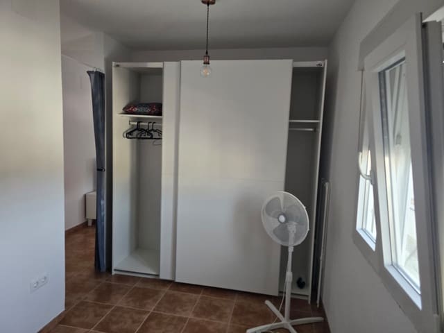 1 quarto Apartamento para arrendar em El Borge - 550 € (Ref: 9999398)