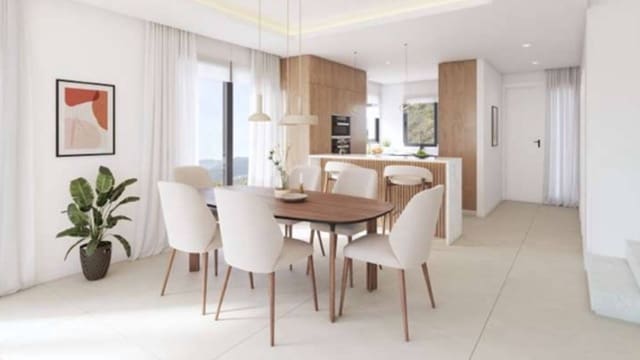 4 soverom Kjedet enebolig til salgs i Centro, Estepona med svømmebasseng garasje - € 730 000 (Ref: 10017017)