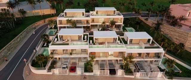 4 soverom Kjedet enebolig til salgs i Centro, Estepona med svømmebasseng garasje - € 730 000 (Ref: 10017017)