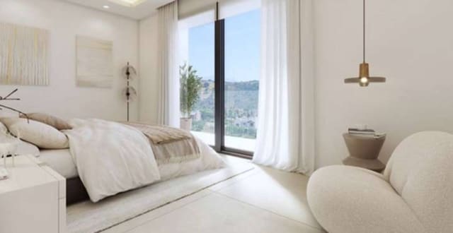 4 soverom Kjedet enebolig til salgs i Centro, Estepona med svømmebasseng garasje - € 730 000 (Ref: 10017017)