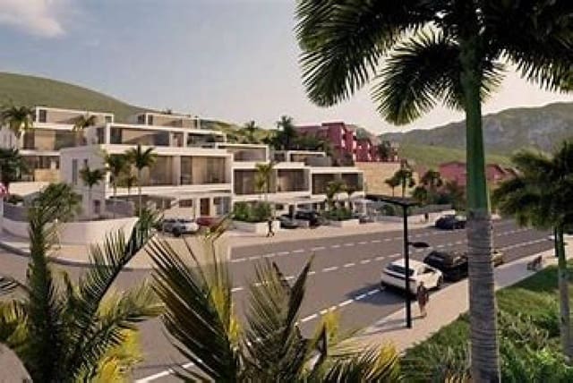 4 soverom Kjedet enebolig til salgs i Centro, Estepona med svømmebasseng garasje - € 730 000 (Ref: 10017017)