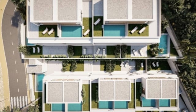 4 soverom Kjedet enebolig til salgs i Centro, Estepona med svømmebasseng garasje - € 730 000 (Ref: 10017017)