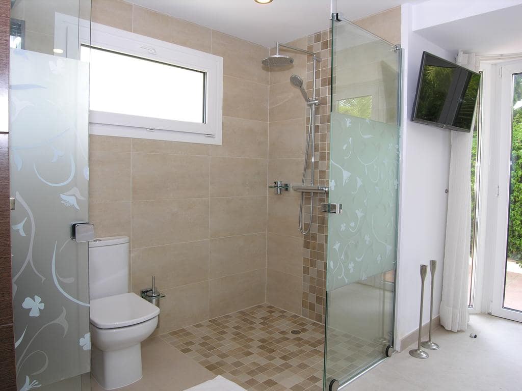 8 makuuhuone Huvila myytävänä paikassa Marbella mukana uima-altaan - 3 000 000 € (Ref: 6008330)