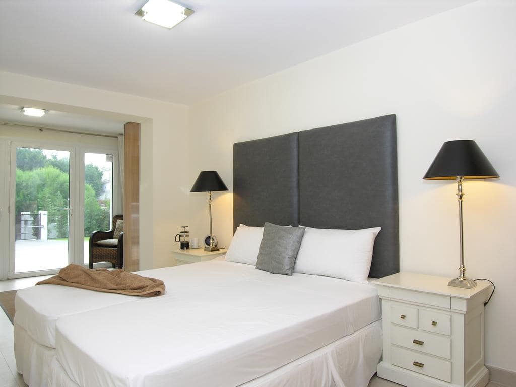 8 makuuhuone Huvila myytävänä paikassa Marbella mukana uima-altaan - 3 000 000 € (Ref: 6008330)