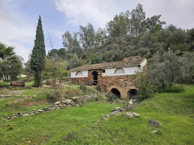 17 soveværelse Hotel til salg i Guaro - € 780.000 (Ref: 6019589)