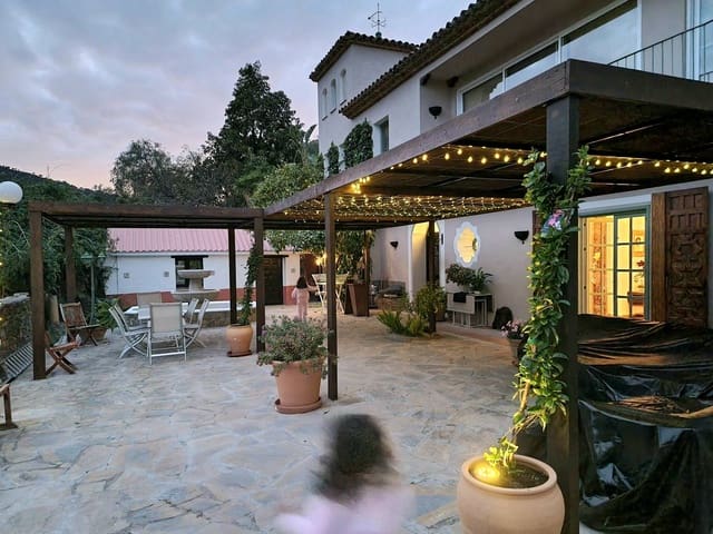 Finca/Casa Rural de 6 habitaciones en Jimena de la Frontera en venta con piscina - 995.000 € (Ref: 8204755)