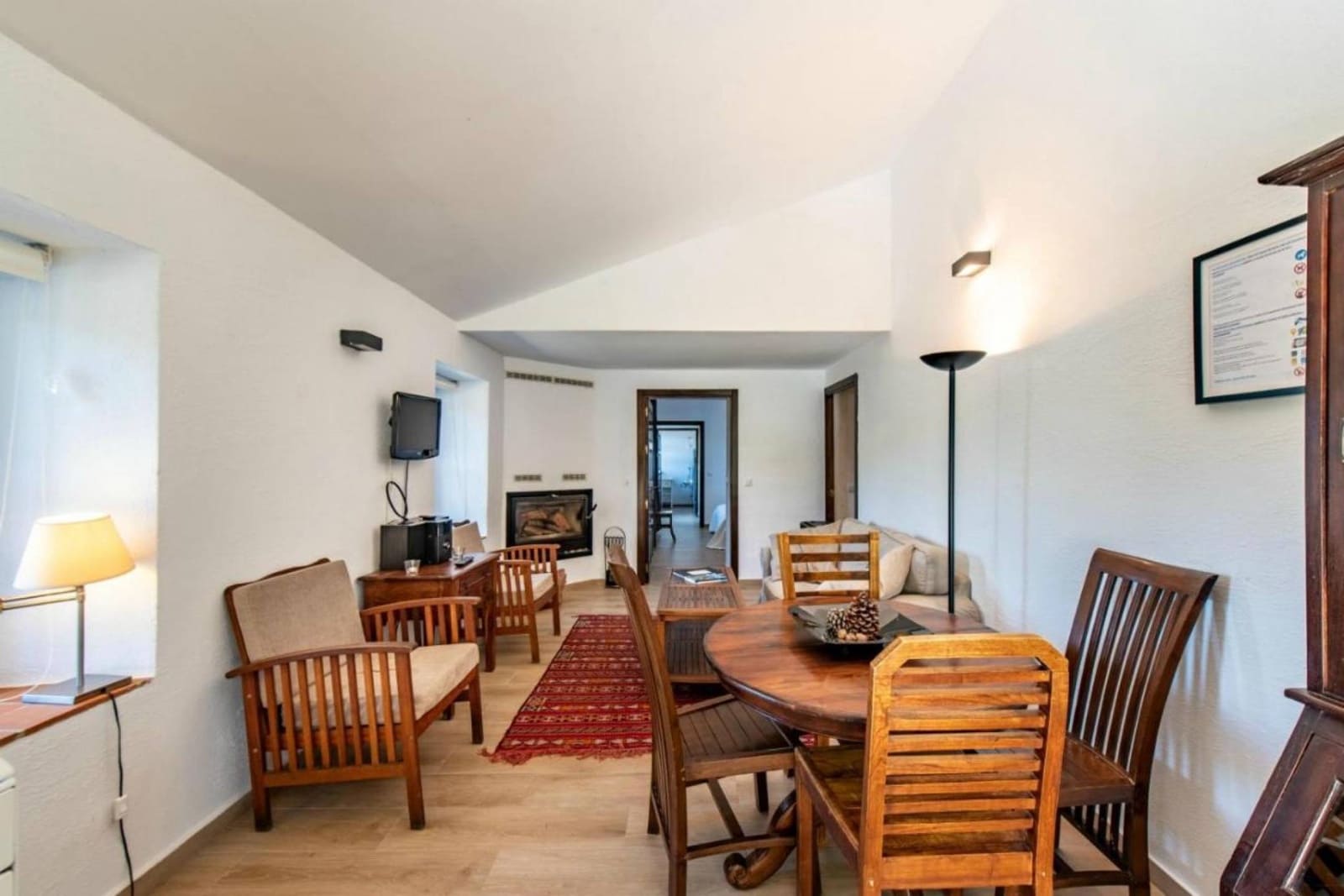 12 bedroom Hotel for sale in Constantina - € 1,650,000 (Ref: 8299648)