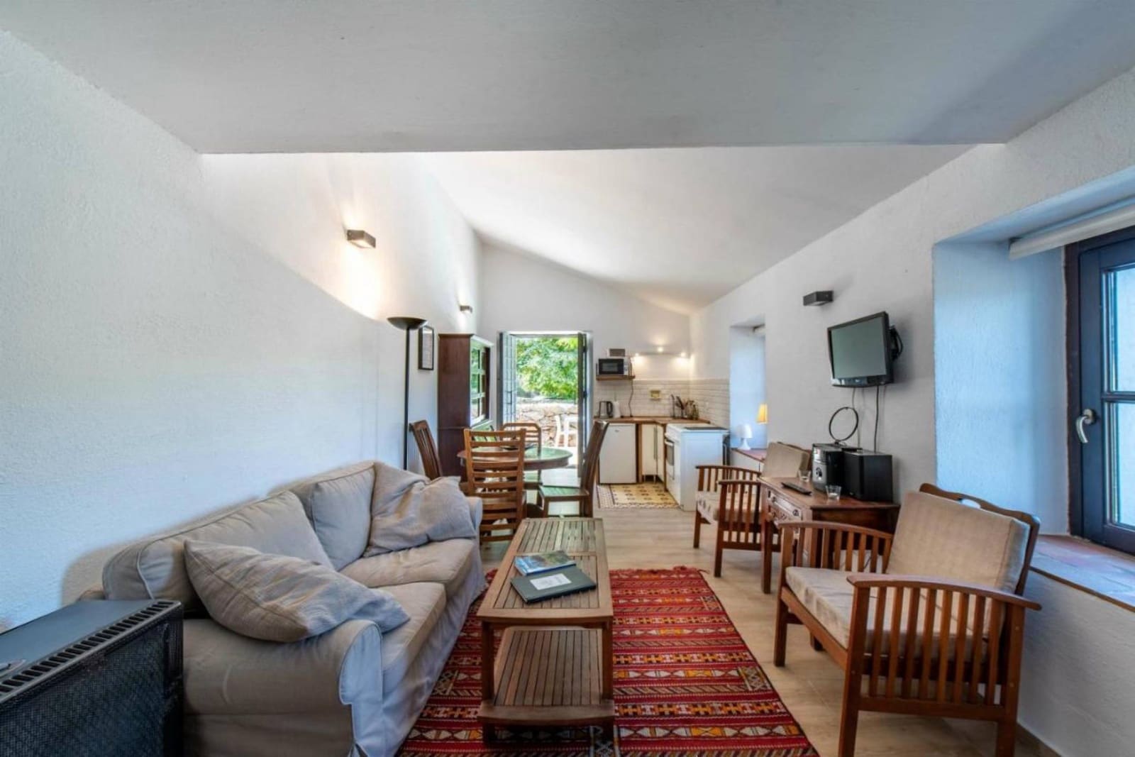 12 bedroom Hotel for sale in Constantina - € 1,650,000 (Ref: 8299648)