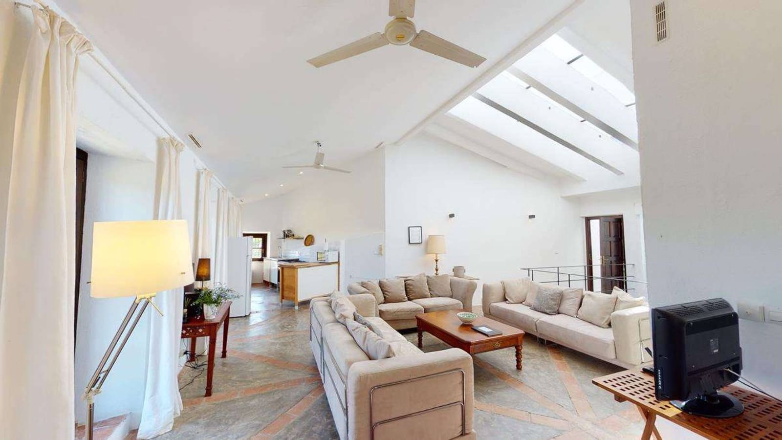 12 bedroom Hotel for sale in Constantina - € 1,650,000 (Ref: 8299648)