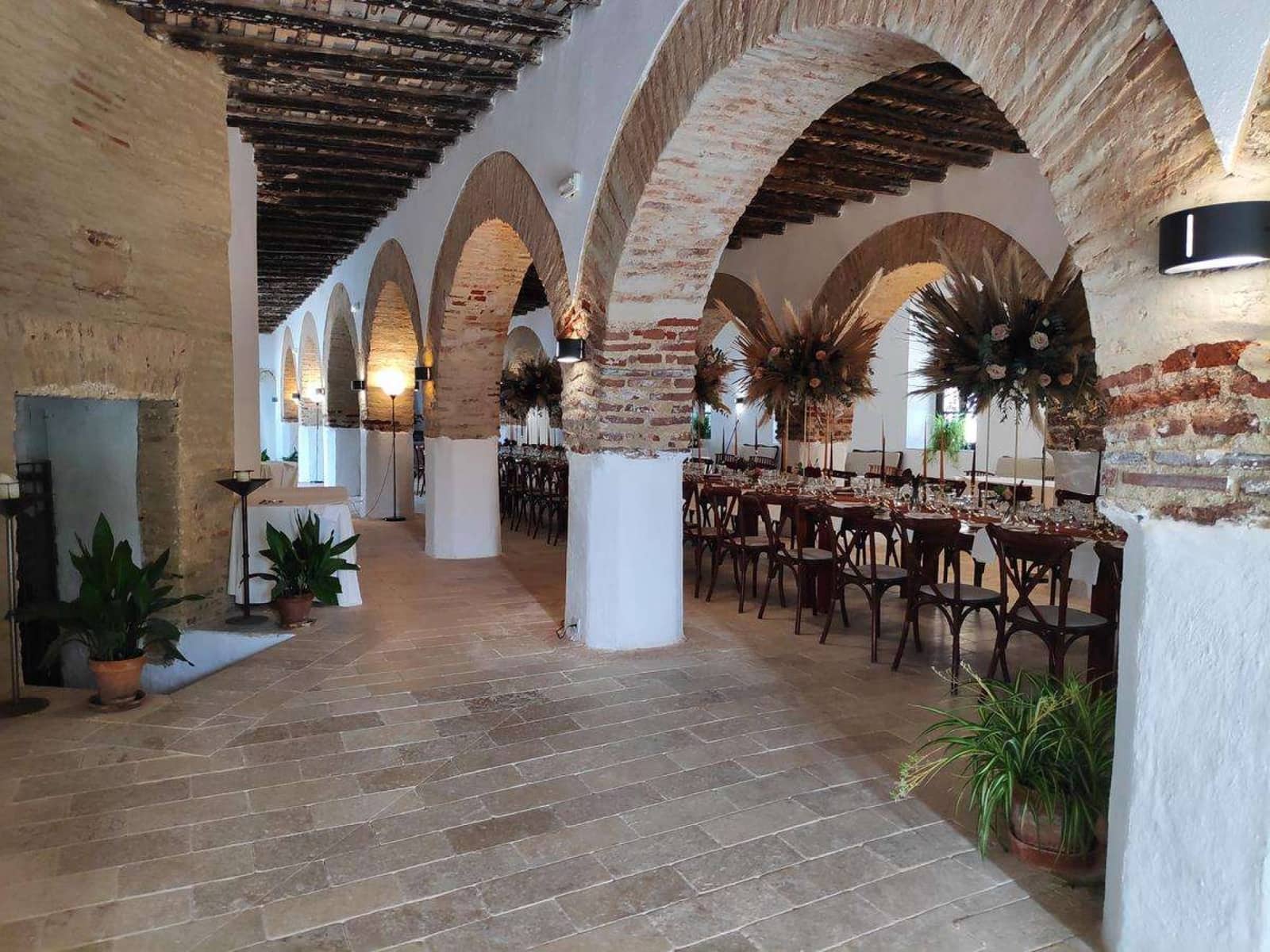 12 bedroom Hotel for sale in Constantina - € 1,650,000 (Ref: 8299648)