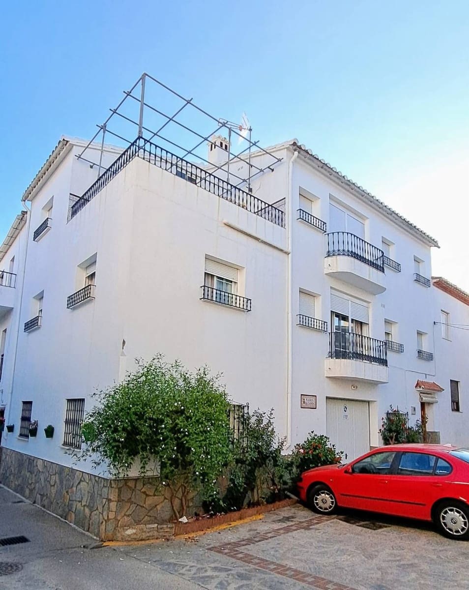 4 soveværelse Semi-Rækkehus til salg i Benarraba - € 265.000 (Ref: 8412991)