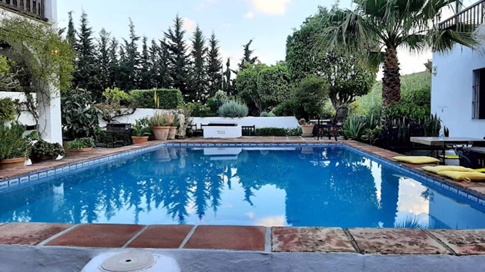 9 soveværelse Finca/Landehus til salg i Estepona med swimmingpool - € 2.900.000 (Ref: 8793848)
