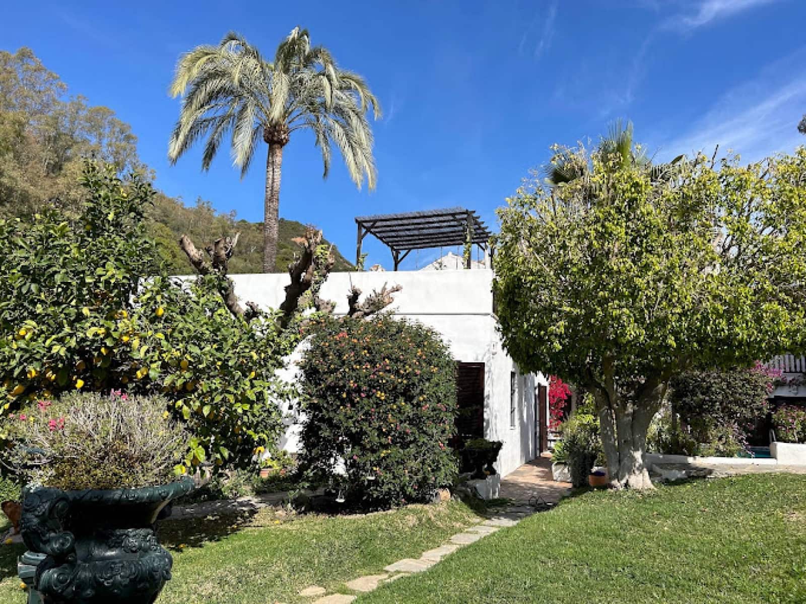 9 soveværelse Finca/Landehus til salg i Estepona med swimmingpool - € 2.900.000 (Ref: 8793848)