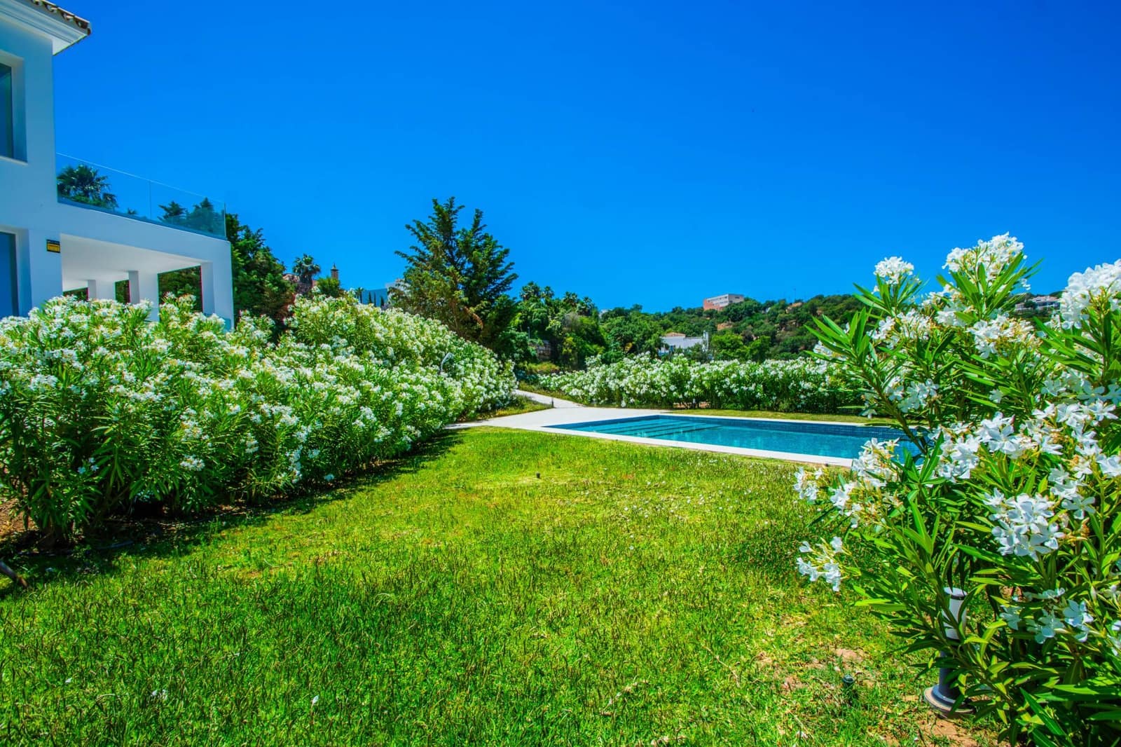 4 soveværelse Villa til salg i Ojen - € 2.400.000 (Ref: 8865813)