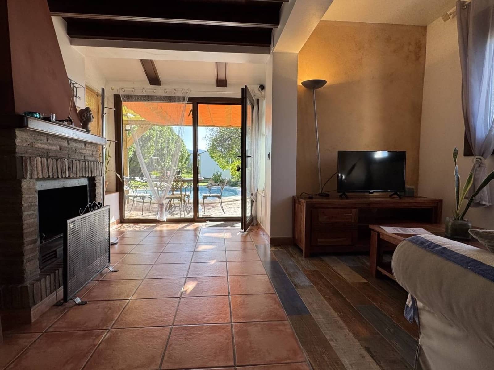 4 soveværelse Finca/Landehus til salg i El Gastor med swimmingpool - € 295.000 (Ref: 8879133)