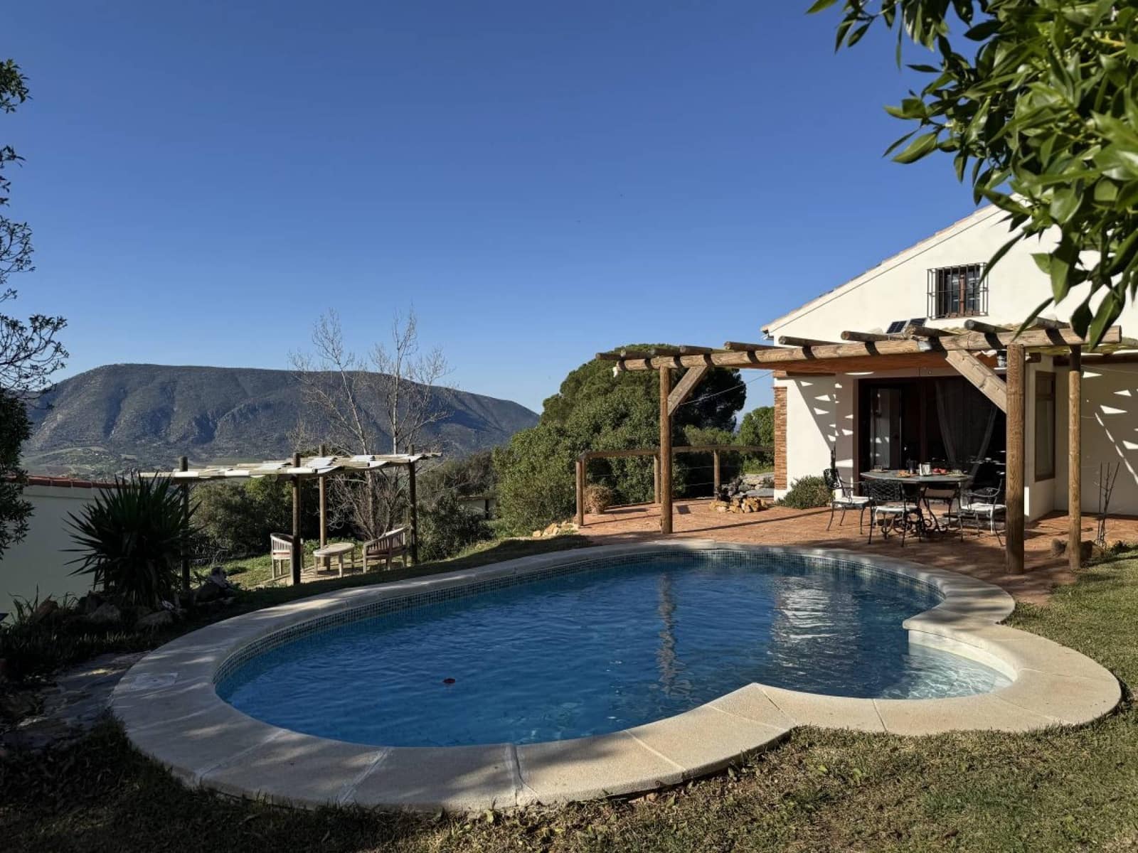 4 soveværelse Finca/Landehus til salg i El Gastor med swimmingpool - € 295.000 (Ref: 8879133)