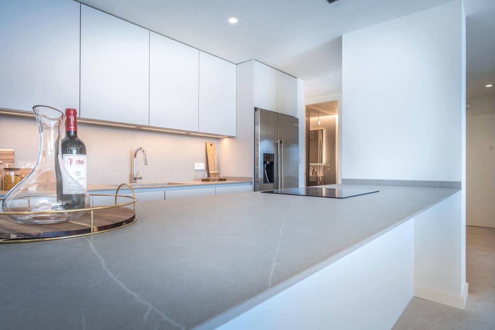 2 bedroom Apartment for sale in Estepona with pool - € 565,000 (Ref: 8945546)