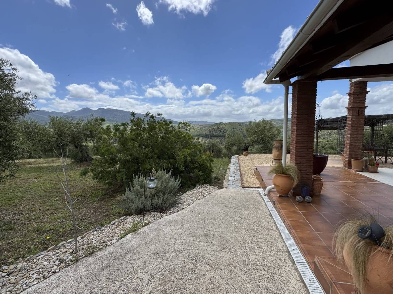 2 soveværelse Finca/Landehus til salg i Algodonales med swimmingpool - € 395.000 (Ref: 9002490)