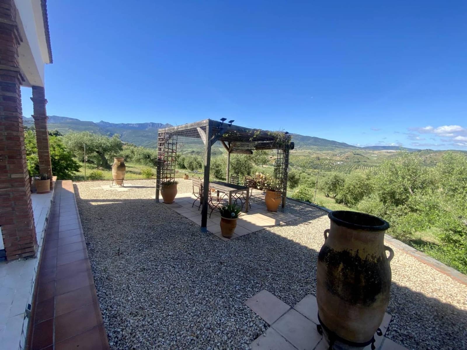 2 soveværelse Finca/Landehus til salg i Algodonales med swimmingpool - € 395.000 (Ref: 9002490)