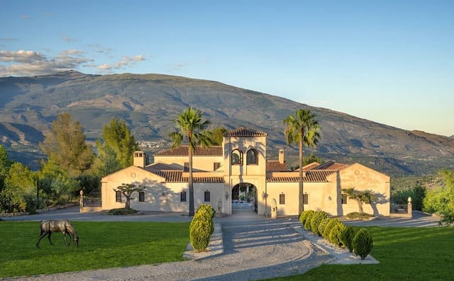7 soveværelse Finca/Landehus til salg i Saleres, El Valle - € 2.750.000 (Ref: 9019764)