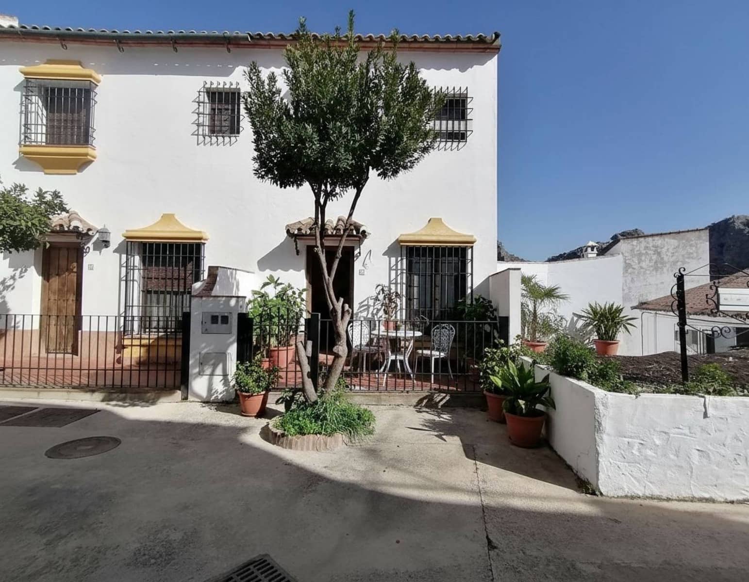 3 bedroom Townhouse for sale in Montejaque - € 120,000 (Ref: 9142376)