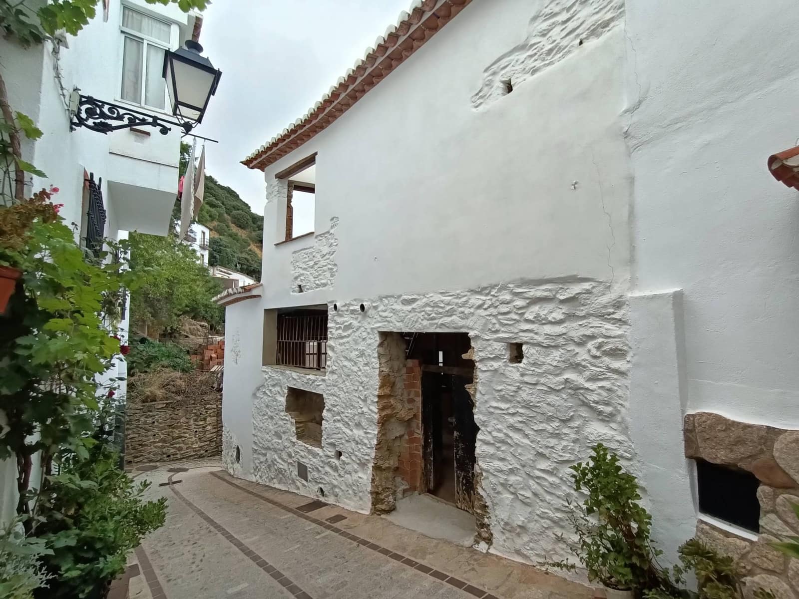 6 bedroom Townhouse for sale in Benalauria - € 120,000 (Ref: 9170505)