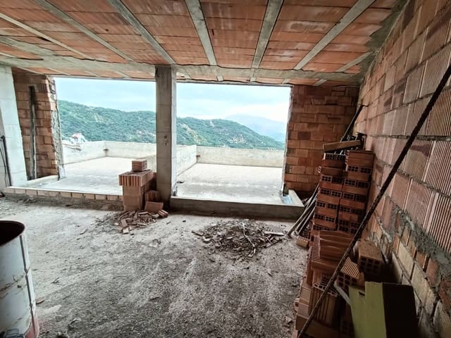 6 soveværelse Byhus til salg i Benalauría - € 120.000 (Ref: 9170505)