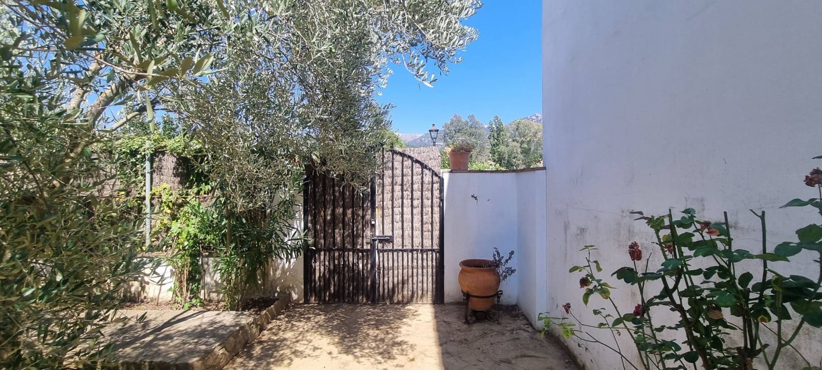 4 bedroom Villa for sale in Cortes de la Frontera - € 255,000 (Ref: 9177156)