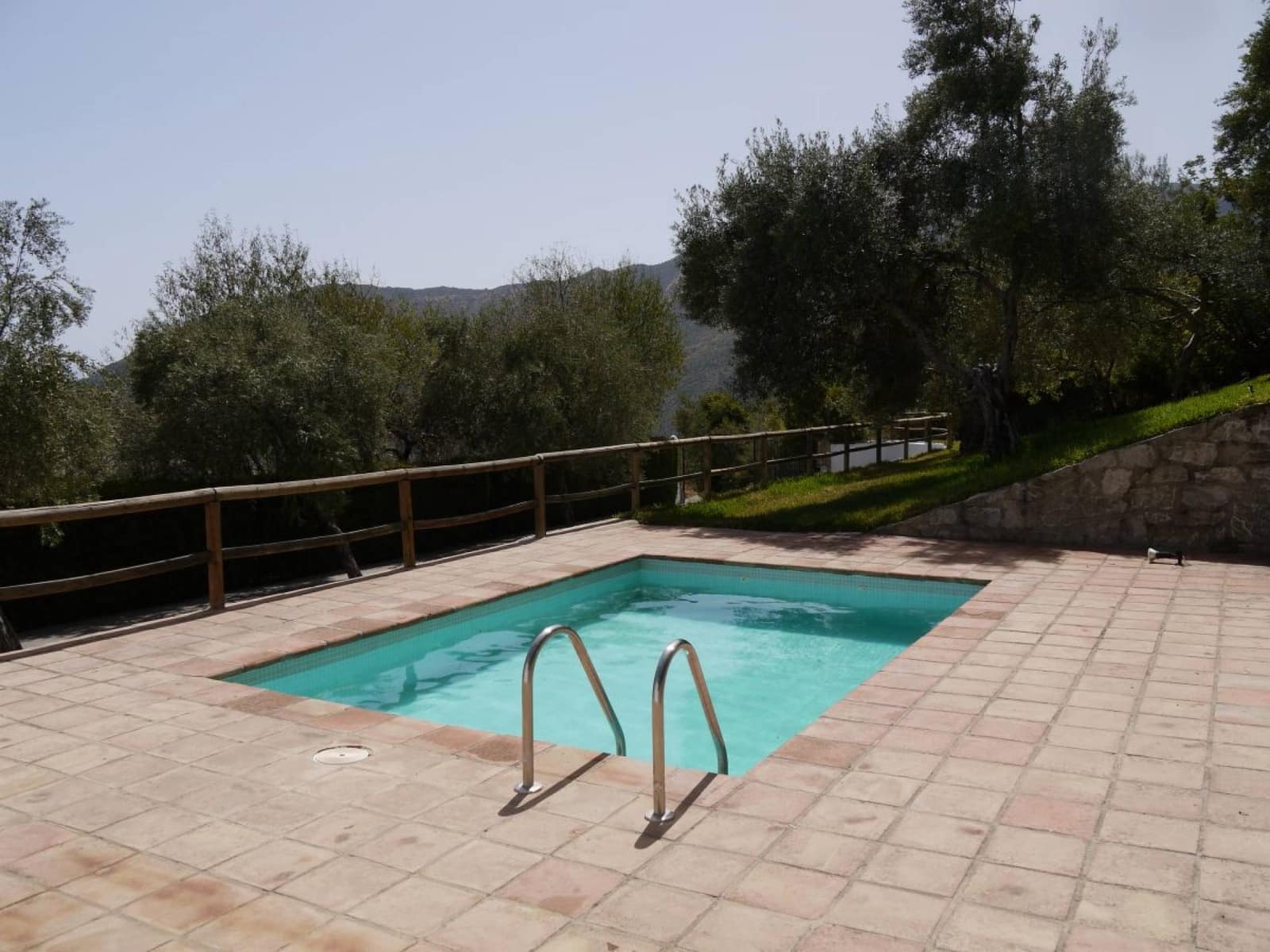 5 slaapkamer Finca/Landhuis te koop in Zahara de la Sierra met zwembad - € 470.000 (Ref: 9205632)