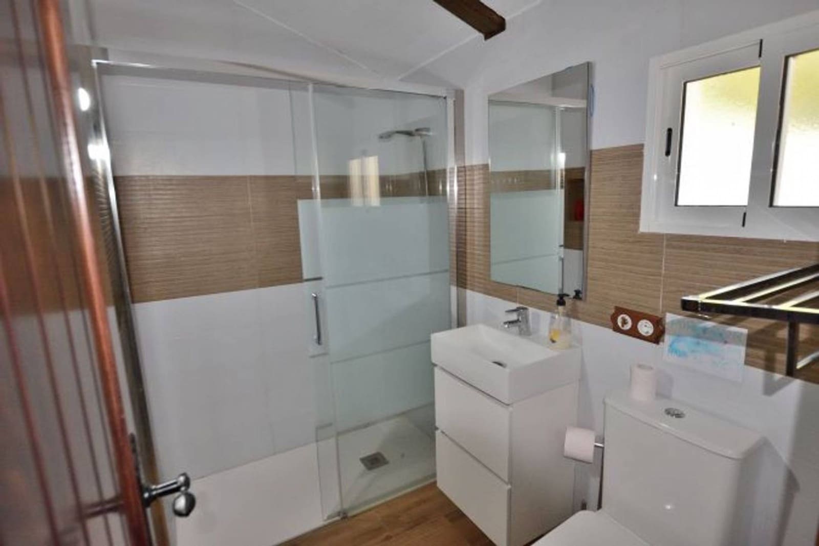 5 slaapkamer Finca/Landhuis te koop in Zahara de la Sierra met zwembad - € 470.000 (Ref: 9205632)