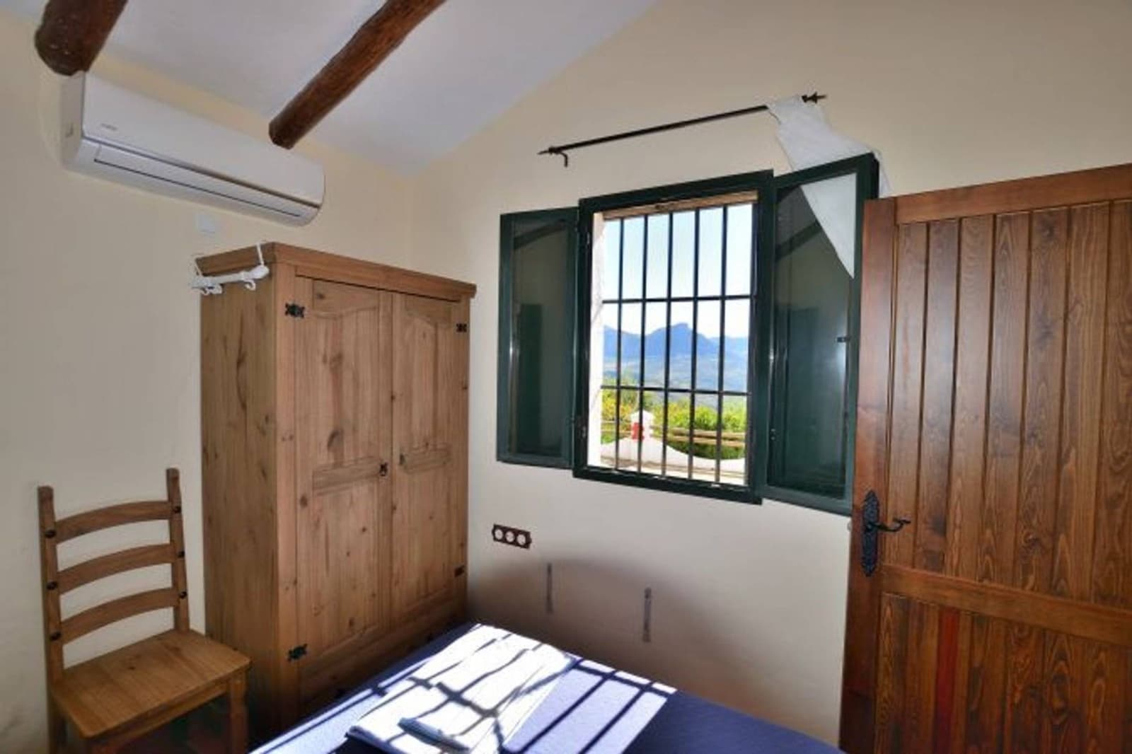 5 slaapkamer Finca/Landhuis te koop in Zahara de la Sierra met zwembad - € 470.000 (Ref: 9205632)