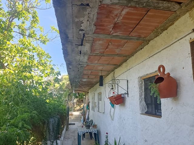 2 soveværelse Finca/Landehus til salg i Benadalid med swimmingpool - € 174.000 (Ref: 9239512)