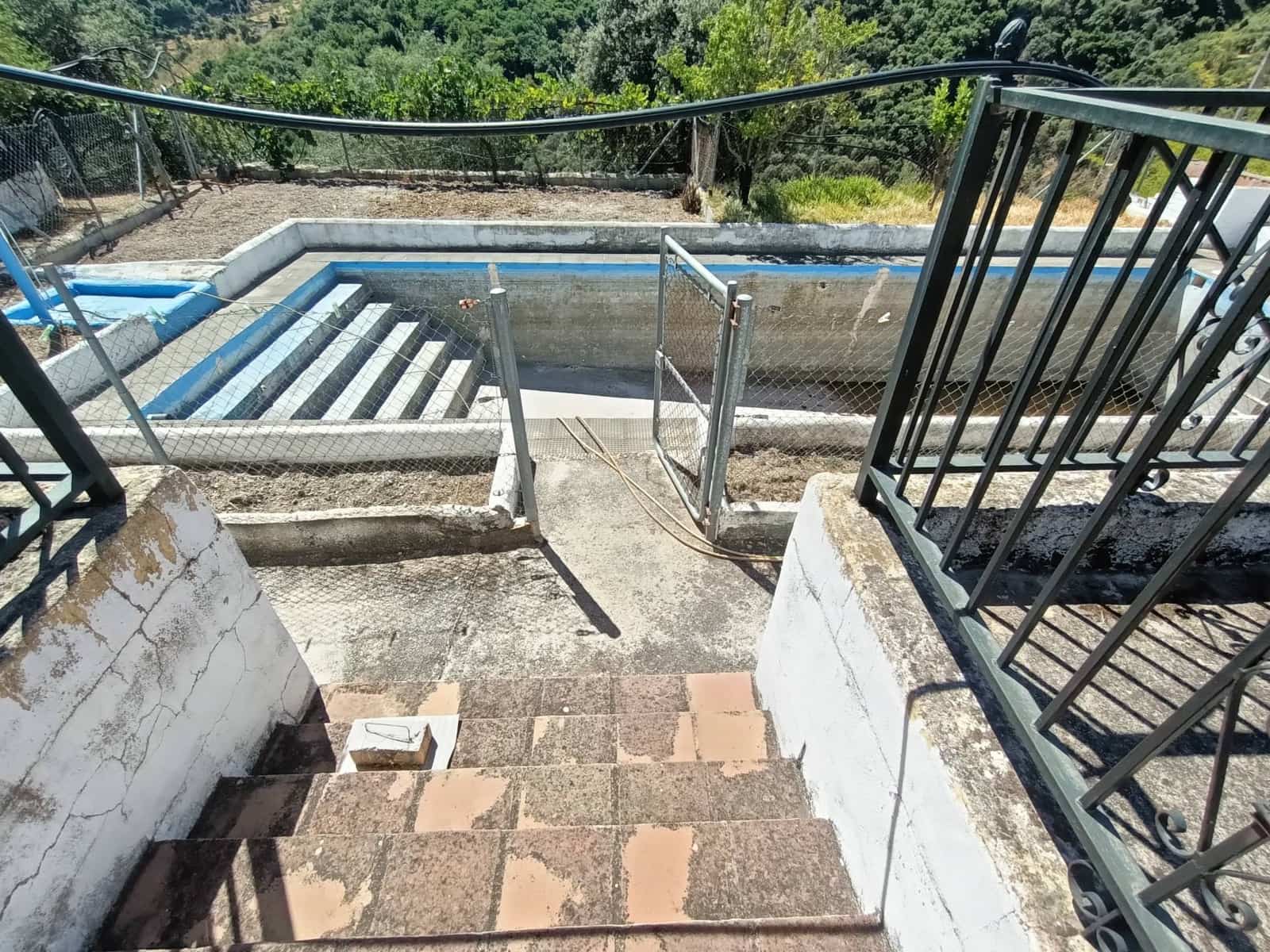 2 soveværelse Finca/Landehus til salg i Benadalid med swimmingpool - € 174.000 (Ref: 9239512)