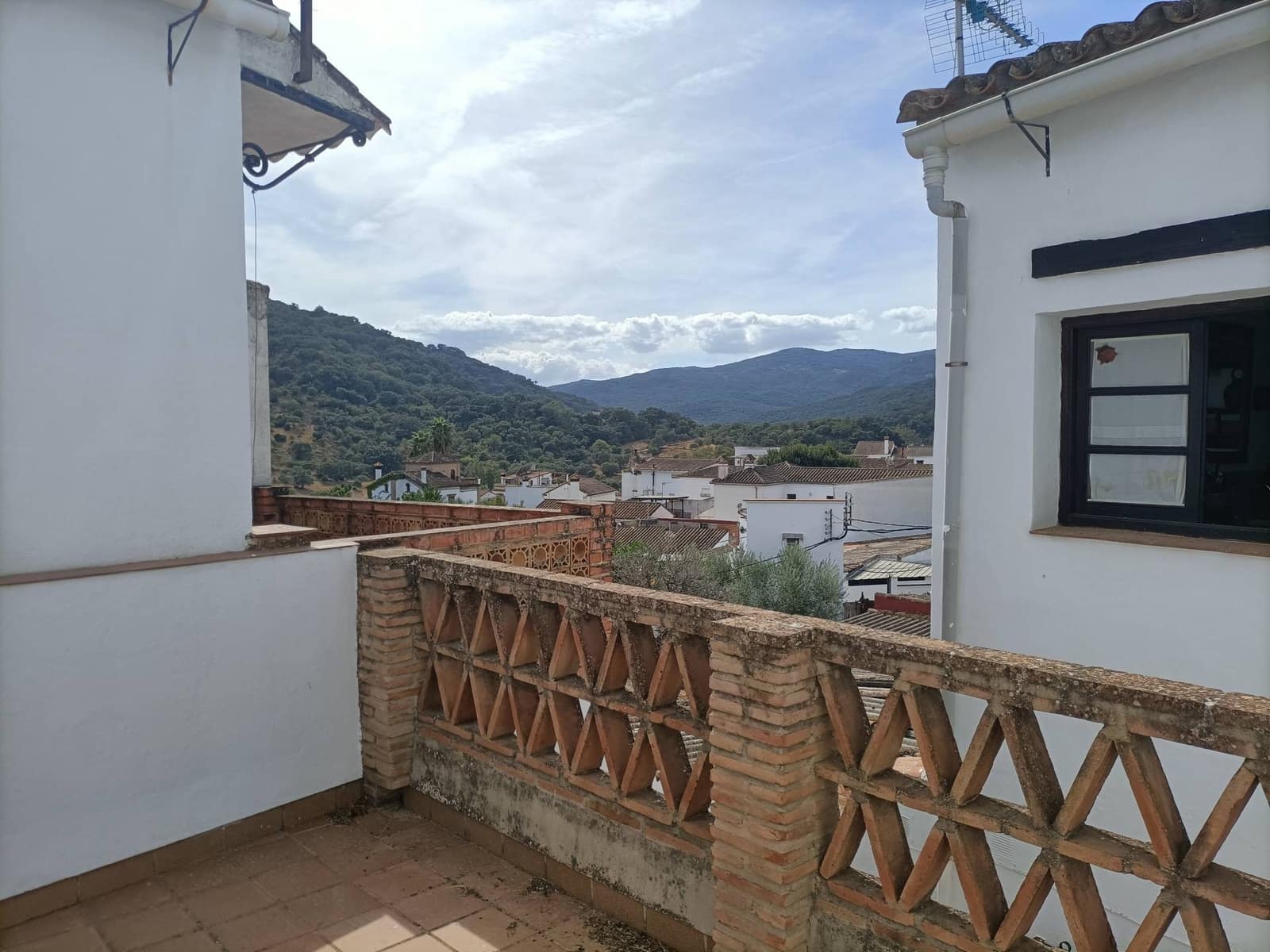 4 soveværelse Byhus til salg i Cortes de la Frontera - € 185.000 (Ref: 9276554)