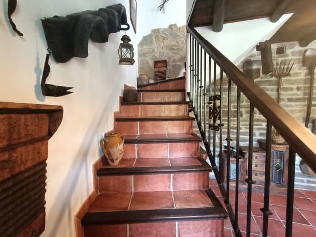 4 soveværelse Byhus til salg i Cortes de la Frontera - € 185.000 (Ref: 9276554)