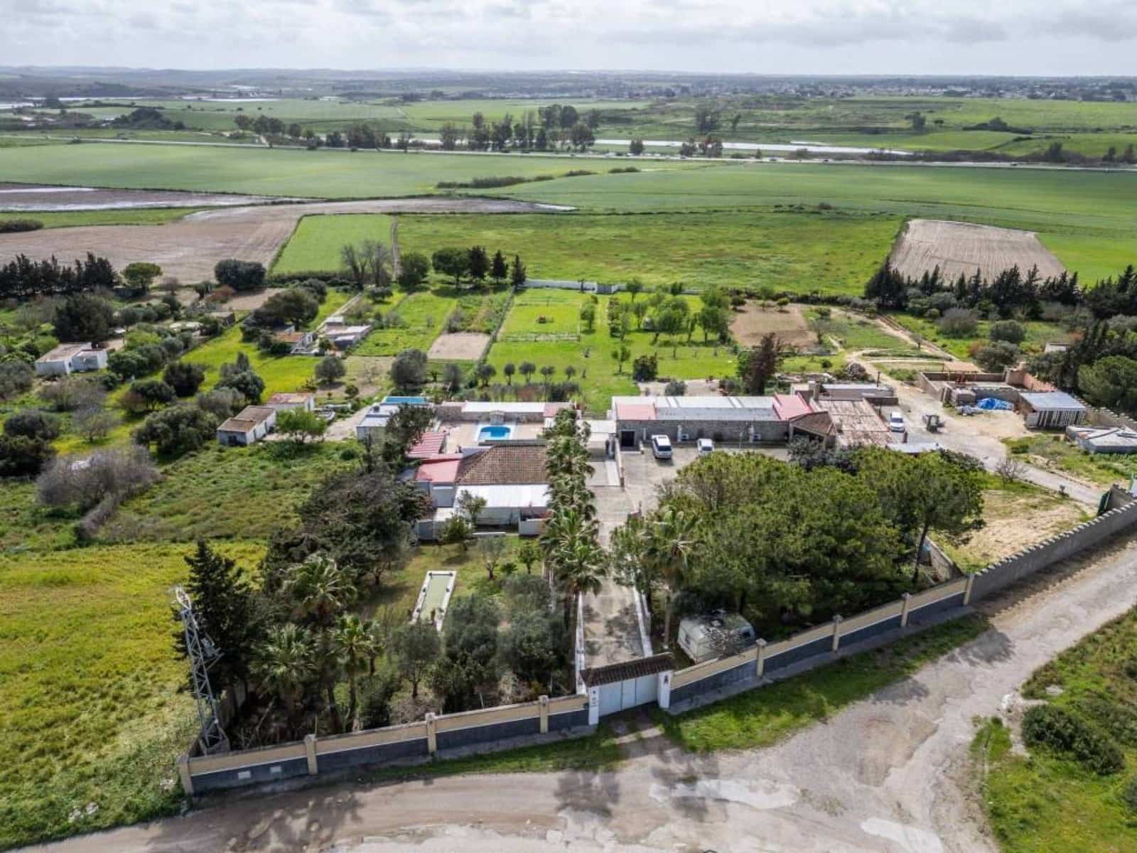 4 soveværelse Finca/Landehus til salg i Chiclana de la Frontera med swimmingpool - € 599.000 (Ref: 9287292)