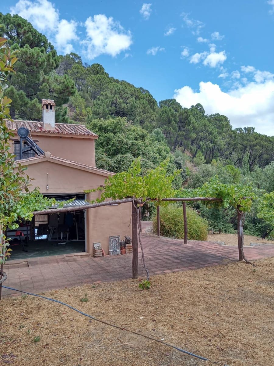2 bedroom Finca/Country House for sale in Jubrique - € 447,000 (Ref: 9326763)