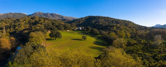 4 chambre Finca/Maison de Campagne à vendre à Gaucín avec piscine - 3 950 000 € (Ref: 9392067)