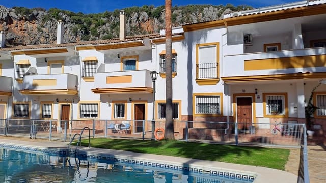 3 soveværelse Byhus til salg i Benaoján med swimmingpool - € 145.000 (Ref: 9424183)