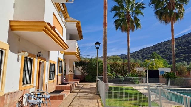 3 soveværelse Byhus til salg i Benaoján med swimmingpool - € 145.000 (Ref: 9424183)