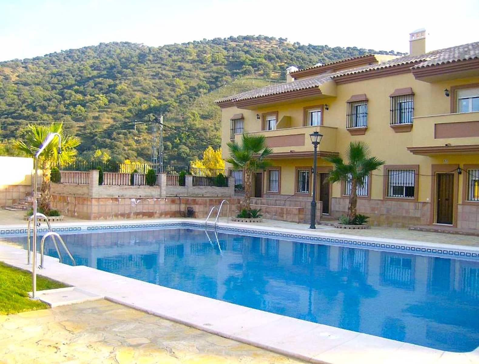 3 soveværelse Byhus til salg i Benaojan med swimmingpool - € 145.000 (Ref: 9424183)