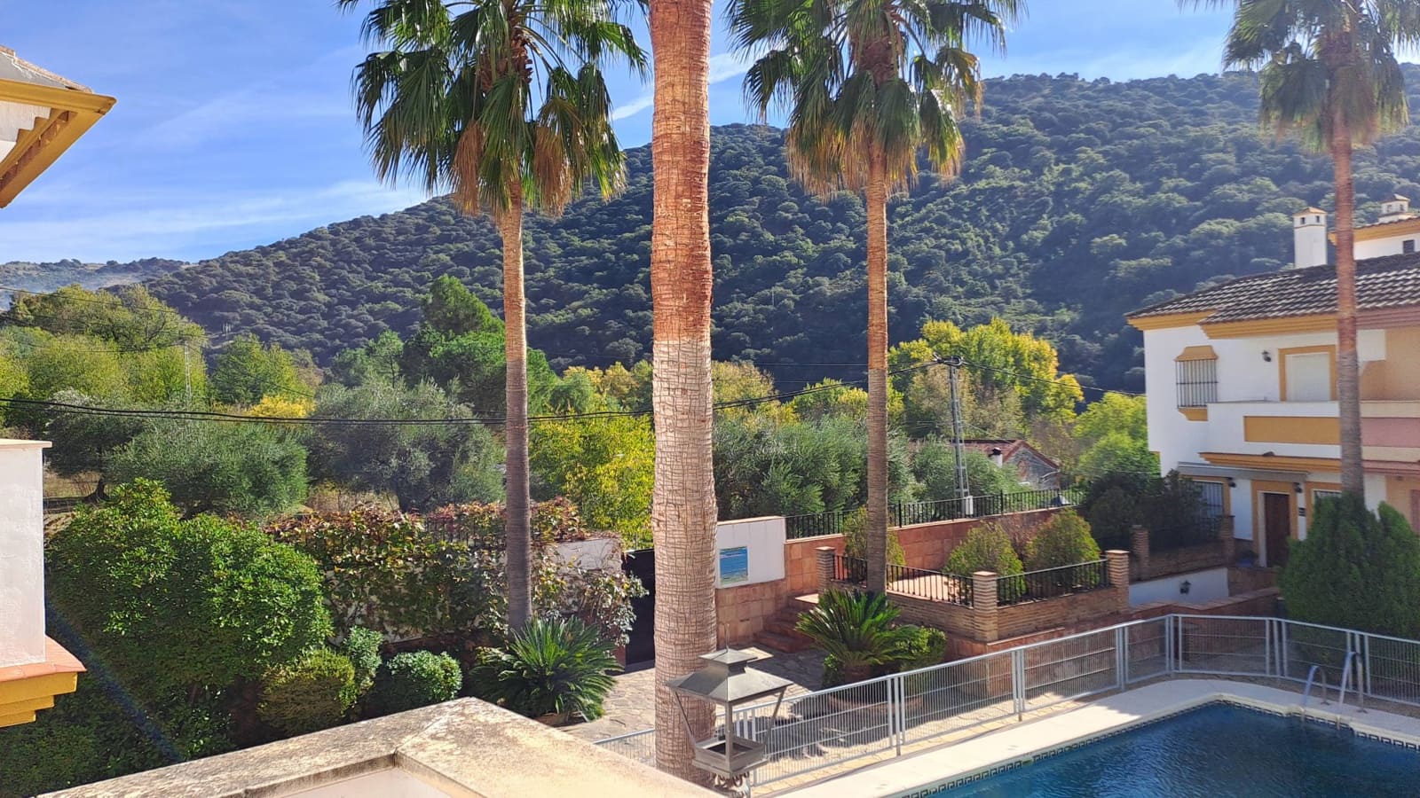 3 soveværelse Byhus til salg i Benaojan med swimmingpool - € 145.000 (Ref: 9424183)