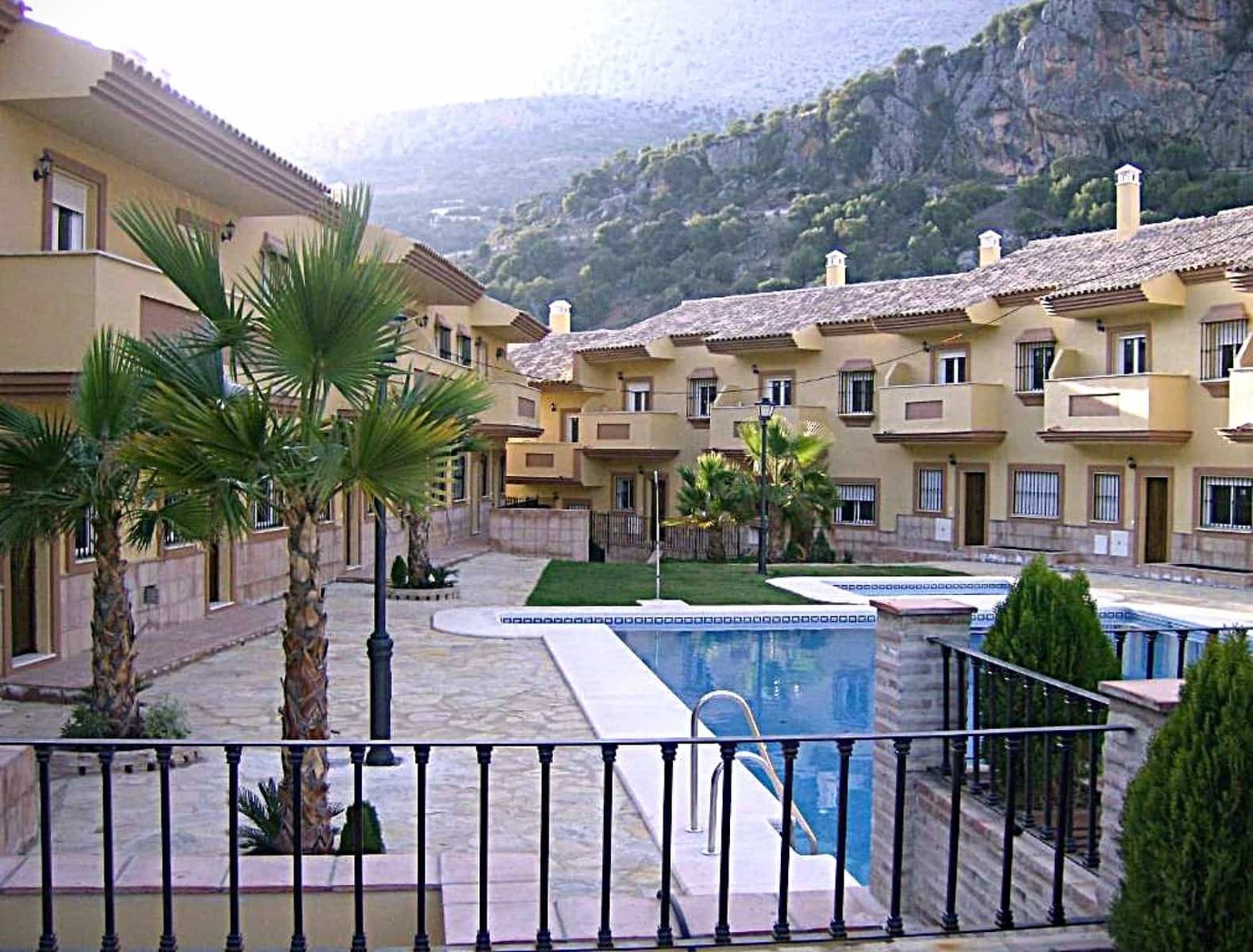 3 soveværelse Byhus til salg i Benaojan med swimmingpool - € 145.000 (Ref: 9424183)