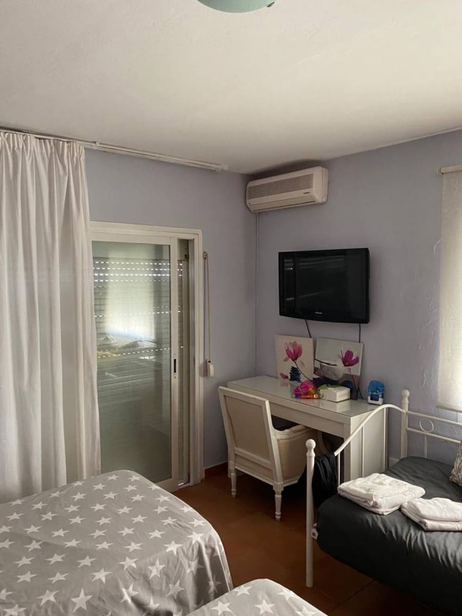 16 makuuhuone Hotelli myytävänä paikassa San Martin del Tesorillo - 1 850 000 € (Ref: 9451386)