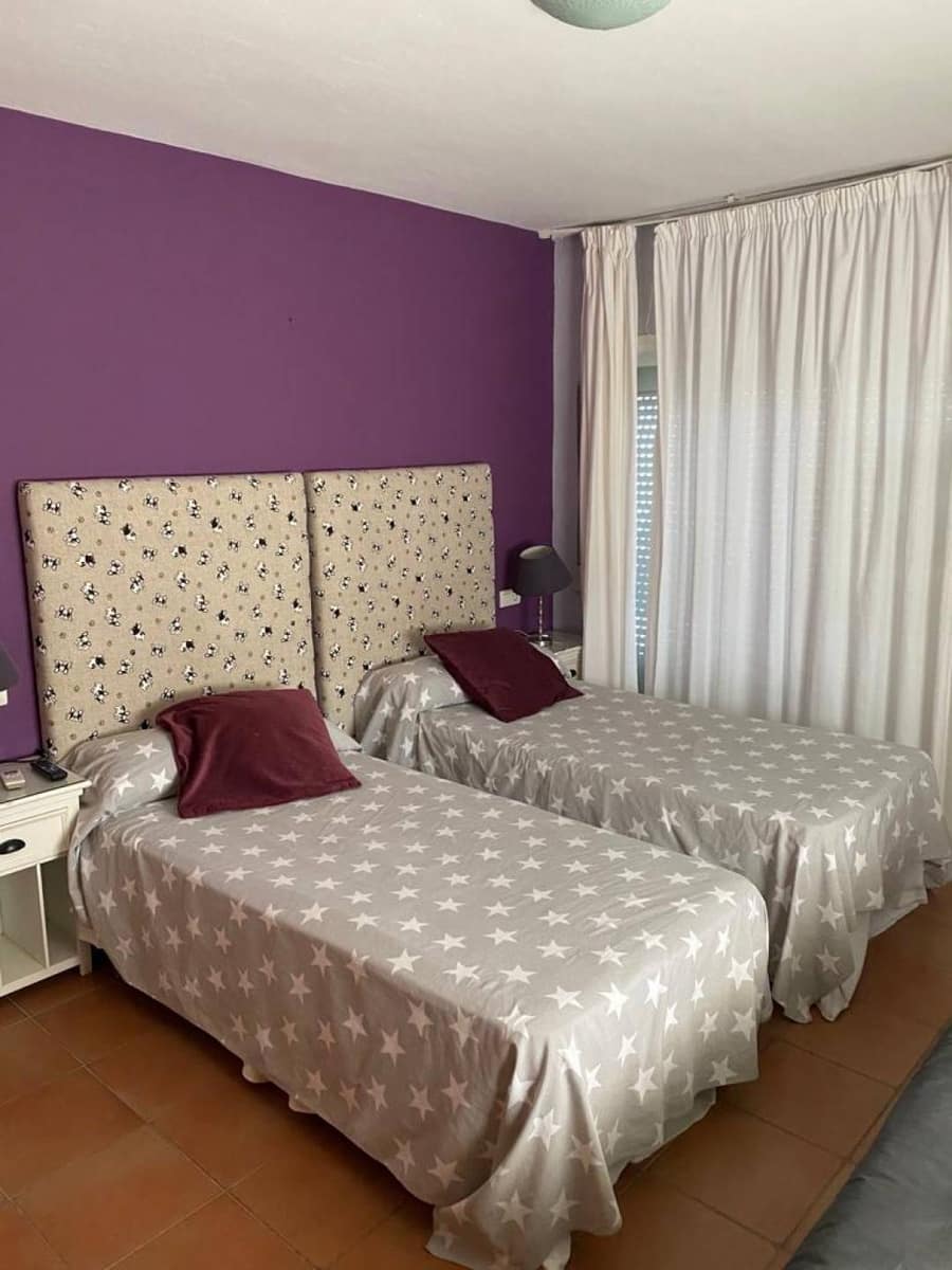 16 makuuhuone Hotelli myytävänä paikassa San Martin del Tesorillo - 1 850 000 € (Ref: 9451386)