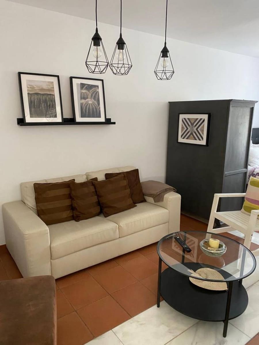 16 makuuhuone Hotelli myytävänä paikassa San Martin del Tesorillo - 1 850 000 € (Ref: 9451386)