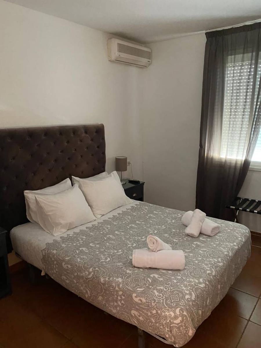 16 makuuhuone Hotelli myytävänä paikassa San Martin del Tesorillo - 1 850 000 € (Ref: 9451386)