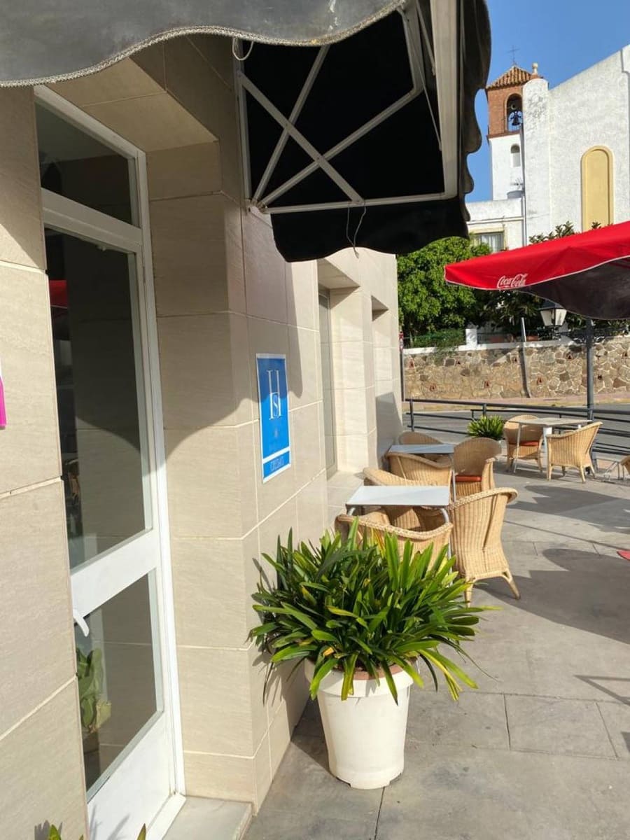 16 makuuhuone Hotelli myytävänä paikassa San Martin del Tesorillo - 1 850 000 € (Ref: 9451386)